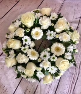 Classic White Wreath